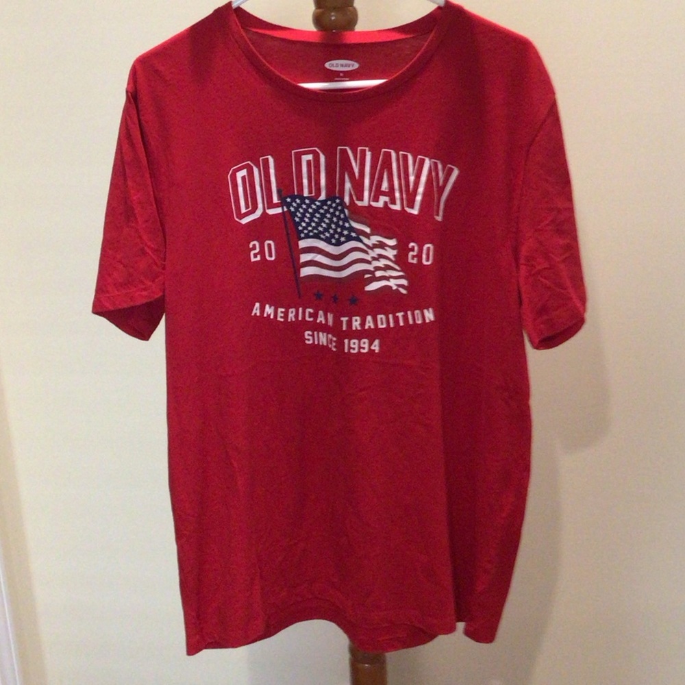 Old Navy Red Short-Sleeve Flag Graphic Tee